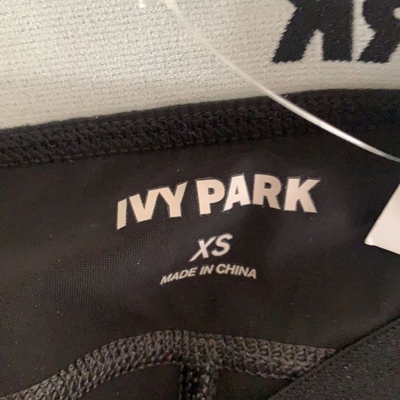 Ivy Park low rise sculptured legging - Picture 4 of 4